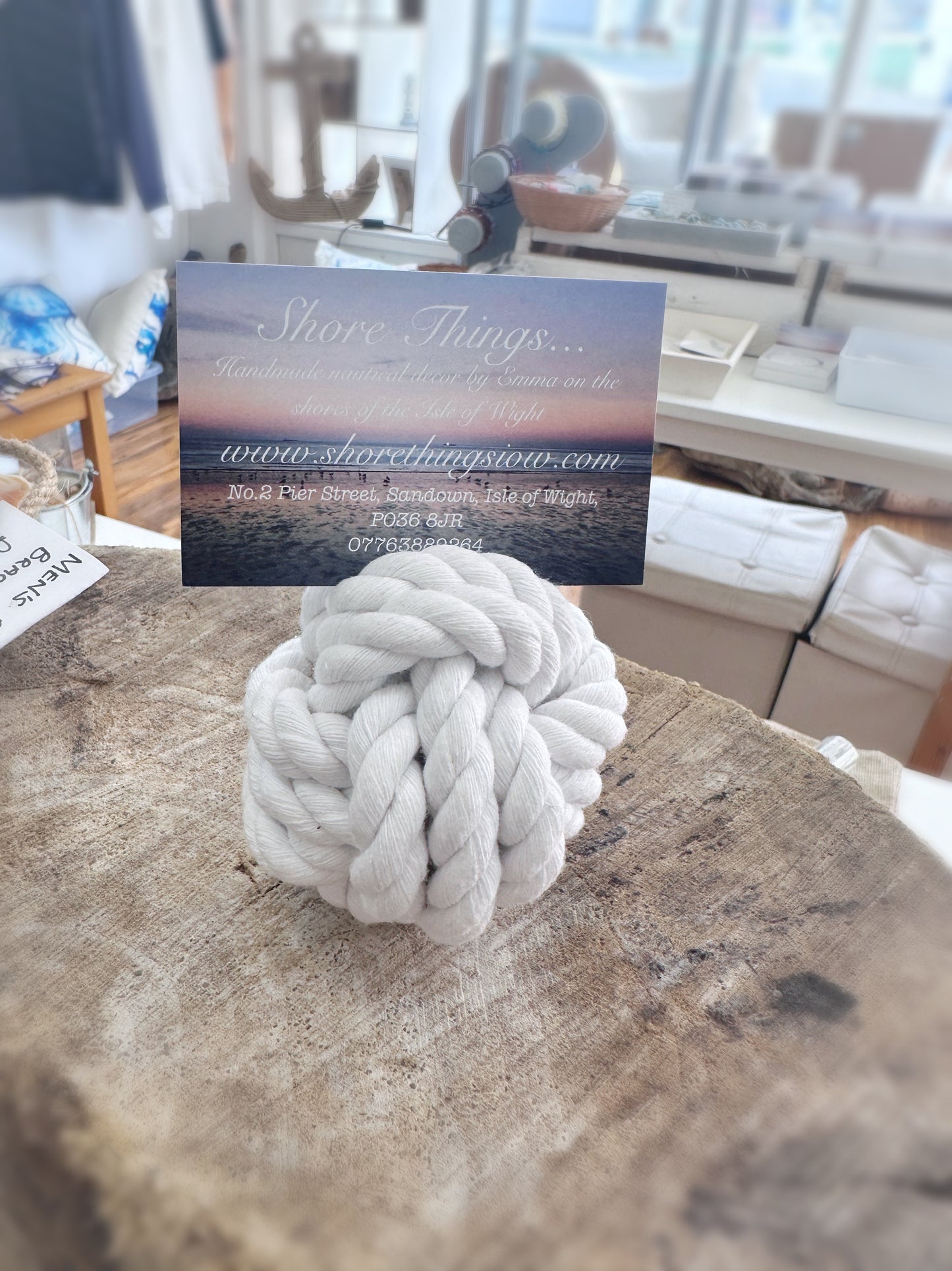 White Rope Knot Place Card Holder