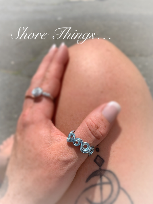 Wave Wire Thumb Ring